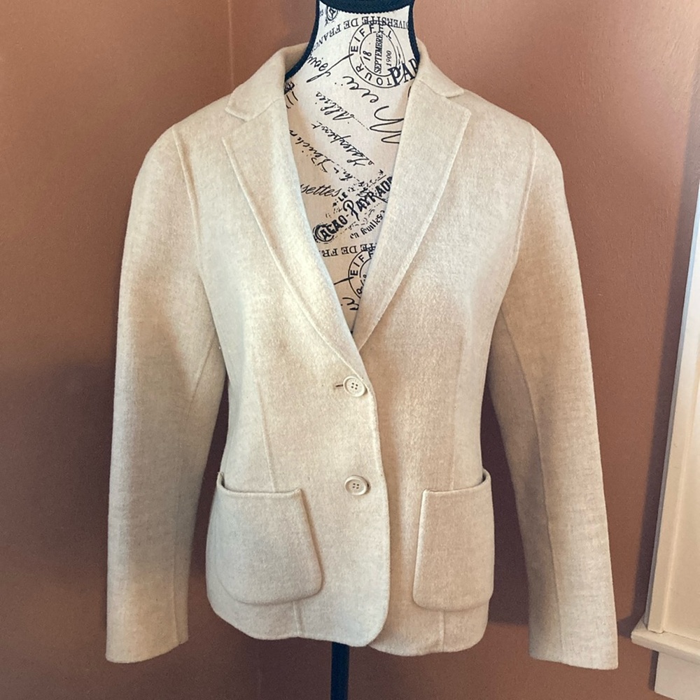 Cream wool felty blazer. Cozy and classic! Fits size 4-8.
